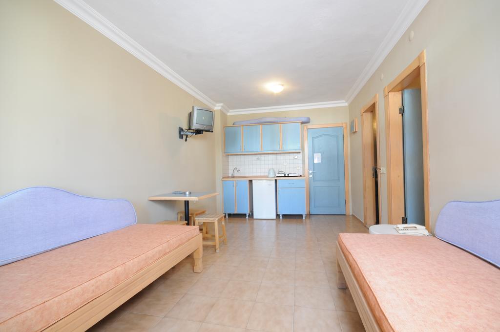 Selen Apart İçmeler Exterior photo