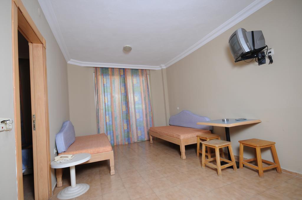 Selen Apart İçmeler Exterior photo