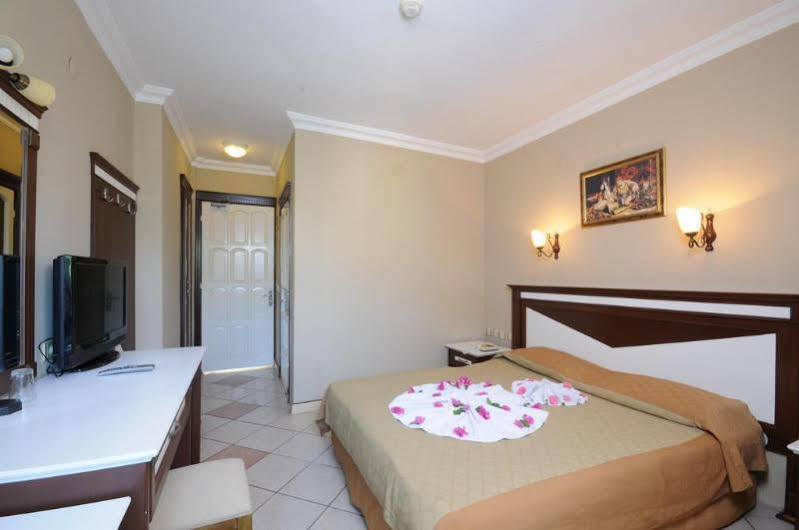 Selen Apart İçmeler Exterior photo